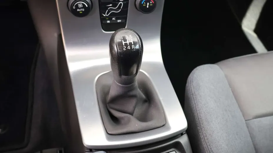 VOLVO V50 -