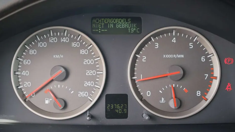 VOLVO V50 -