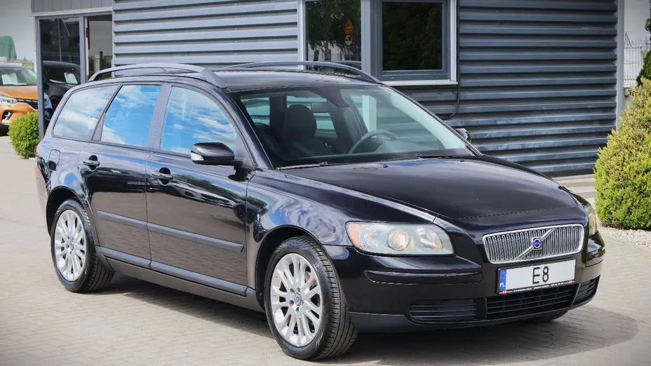 VOLVO V50 -
