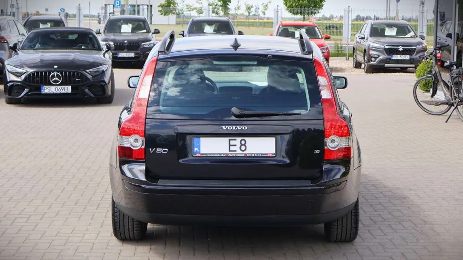 VOLVO V50 -