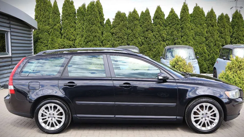 VOLVO V50 -