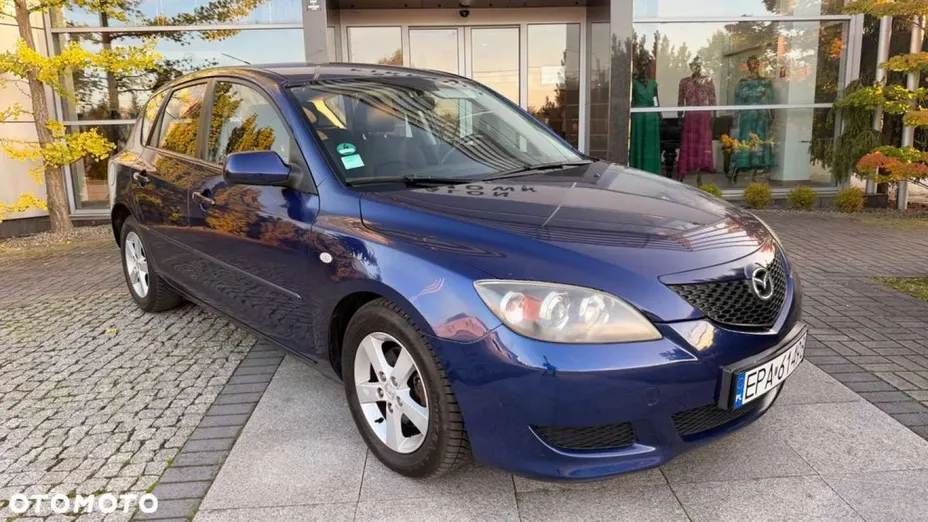 MAZDA 3 -