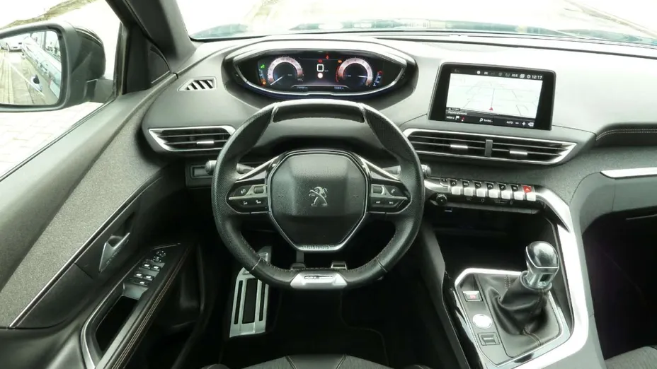 PEUGEOT 5008 -