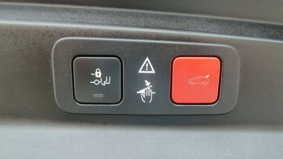 PEUGEOT 5008 -