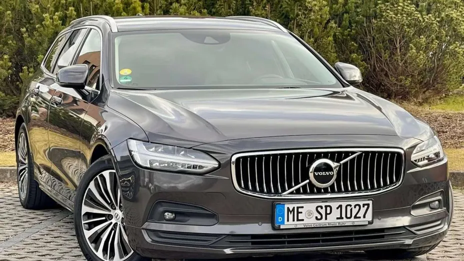 VOLVO V90 -