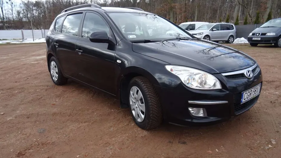 HYUNDAI i30 -