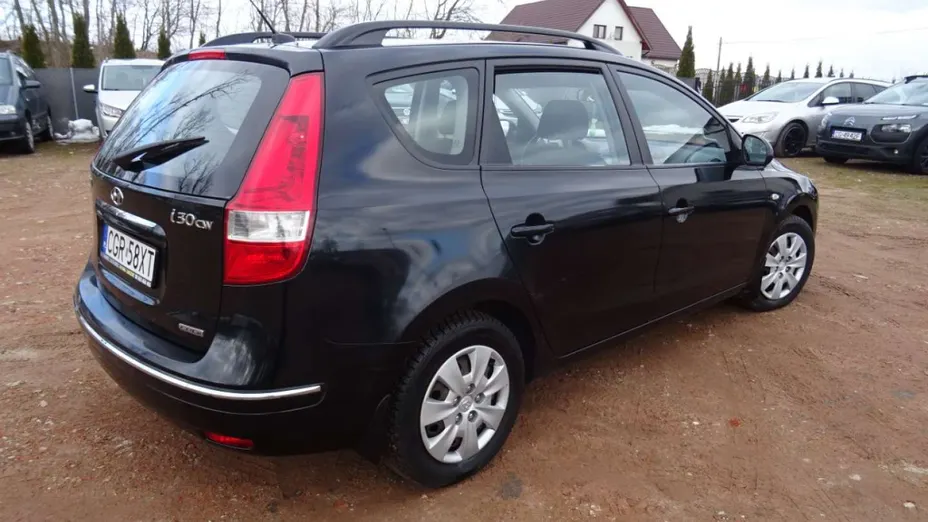 HYUNDAI i30 -
