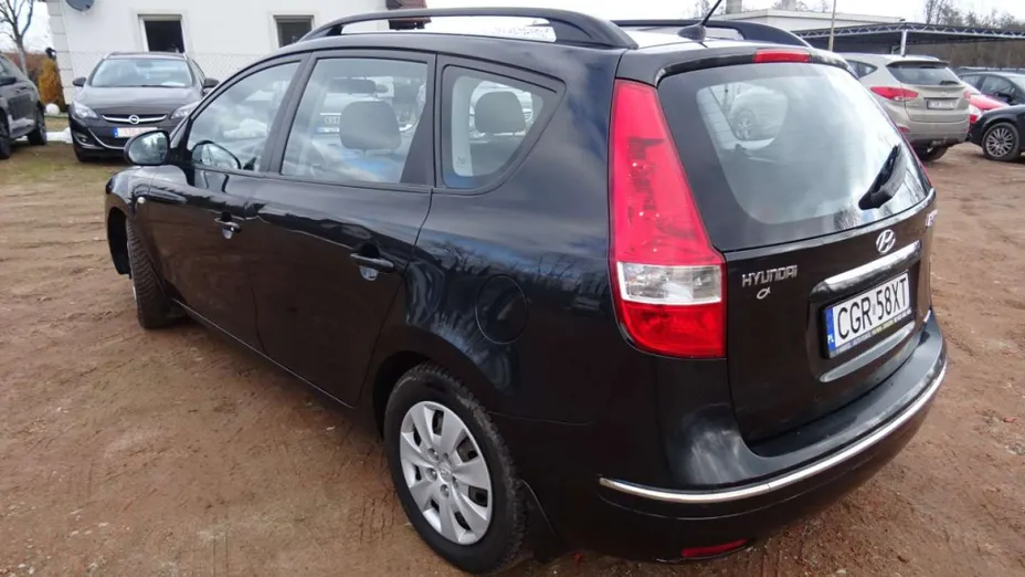 HYUNDAI i30 -