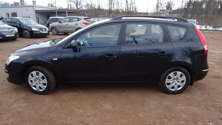 HYUNDAI i30 -