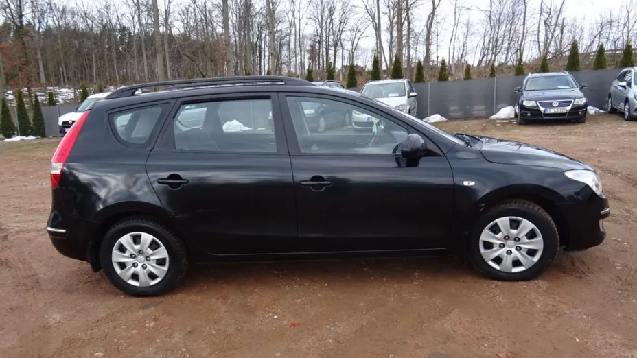 HYUNDAI i30 -