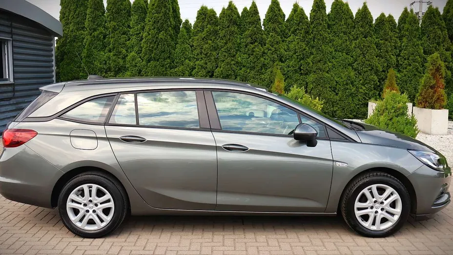 OPEL Astra -