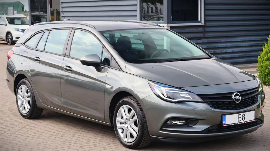 OPEL Astra -