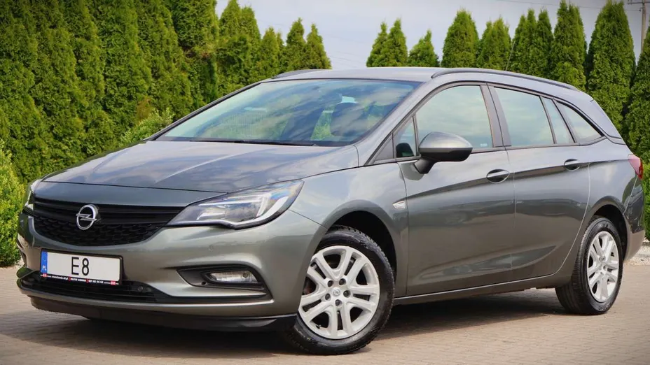 OPEL Astra -