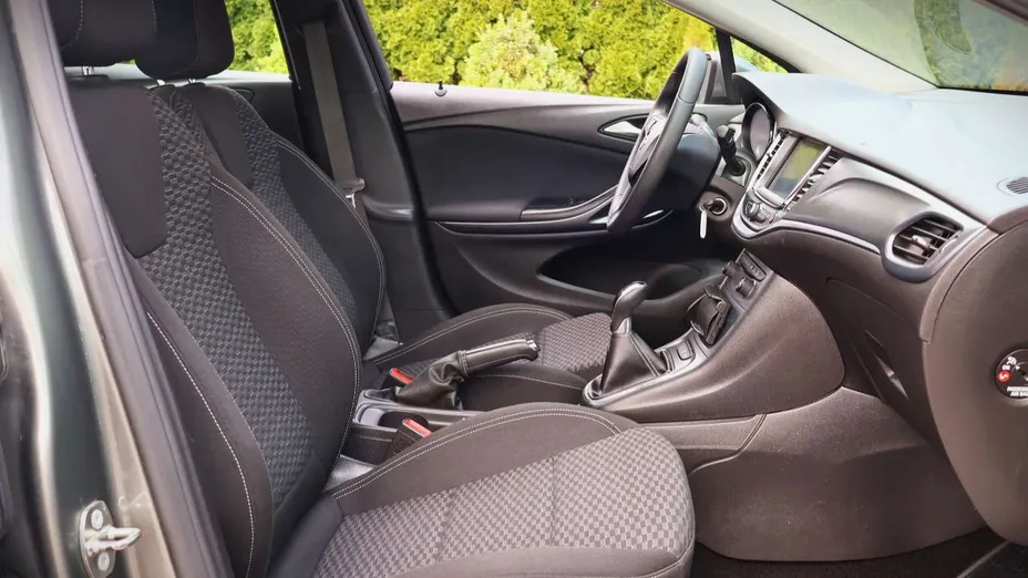 OPEL Astra -