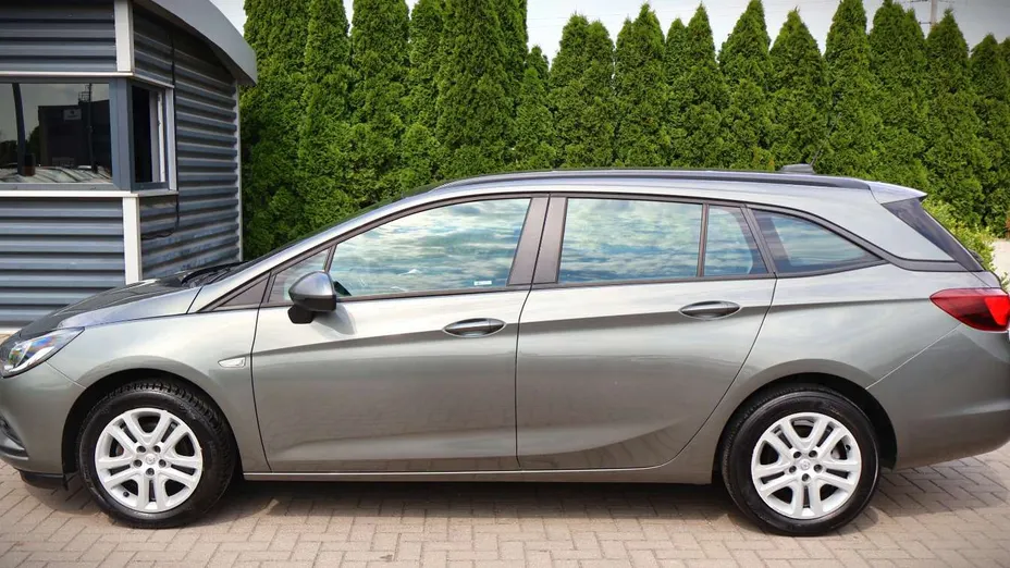 OPEL Astra -