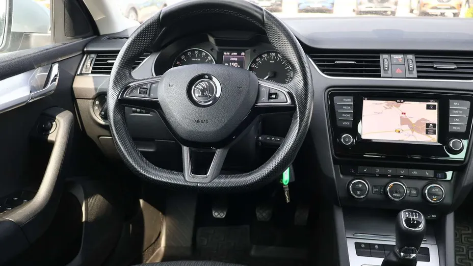 SKODA Octavia -