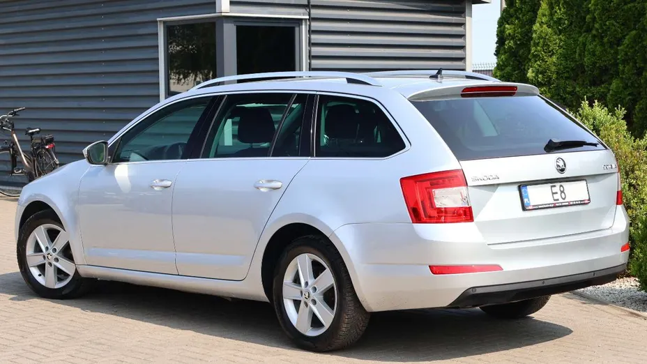SKODA Octavia -
