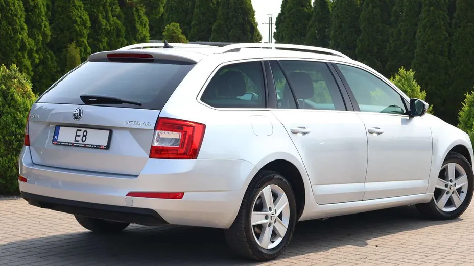 SKODA Octavia -