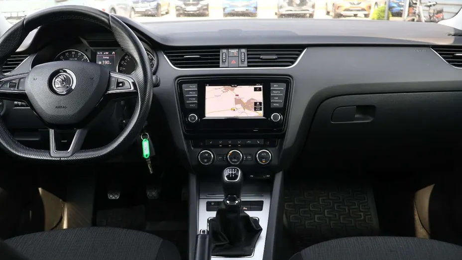 SKODA Octavia -