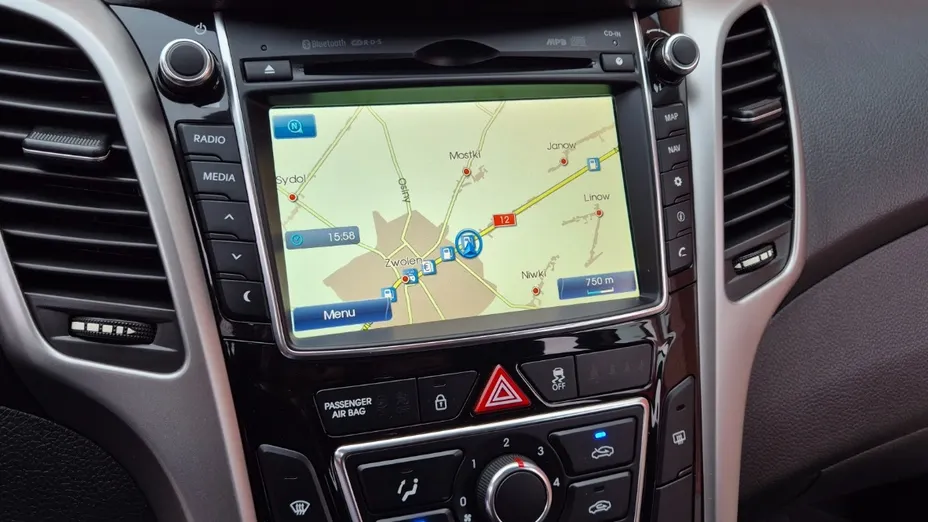 HYUNDAI i30 -
