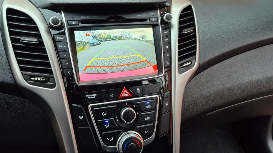HYUNDAI i30 -