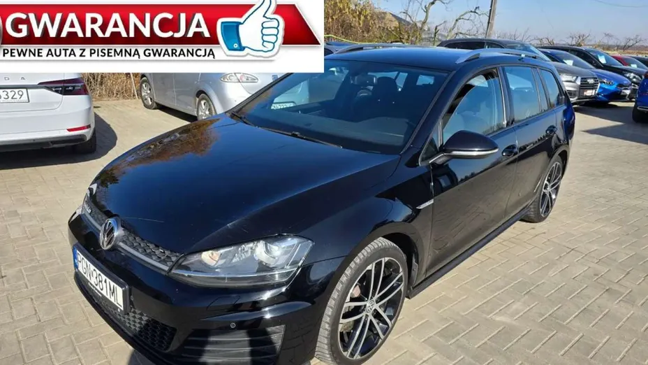 VOLKSWAGEN Golf -