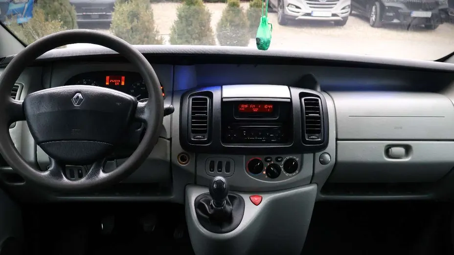 RENAULT Trafic -