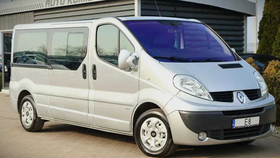 RENAULT Trafic -