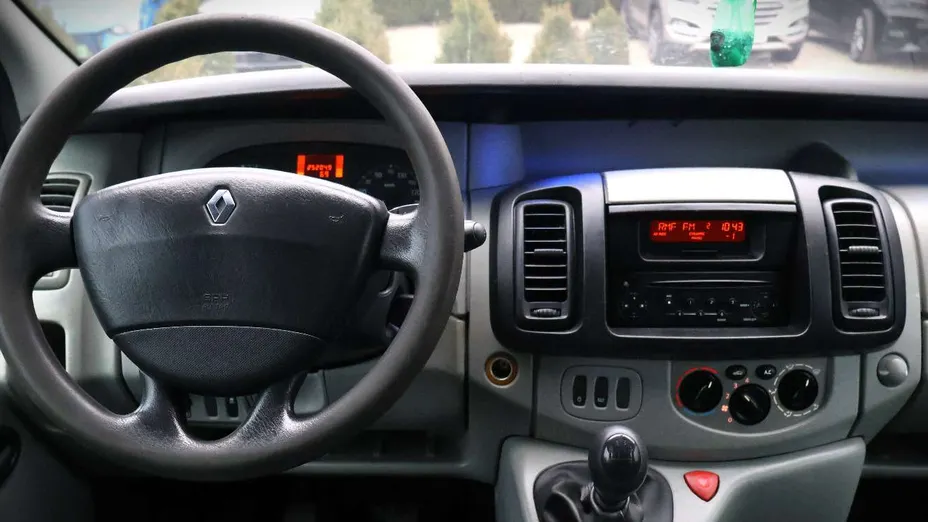 RENAULT Trafic -
