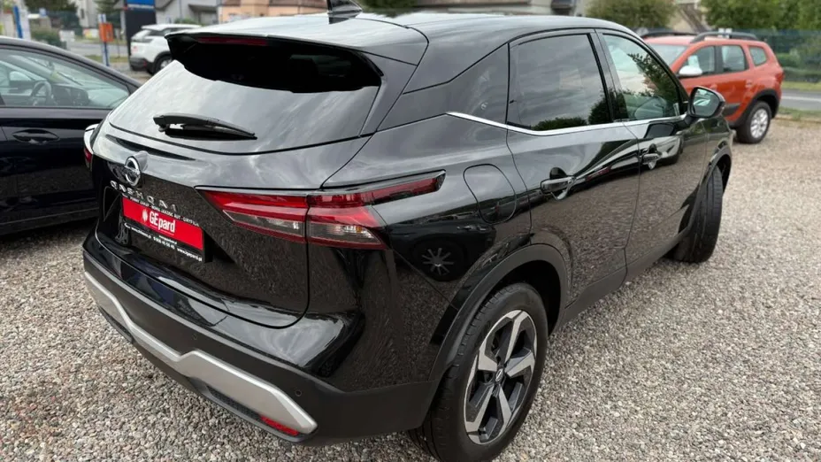 NISSAN Qashqai -