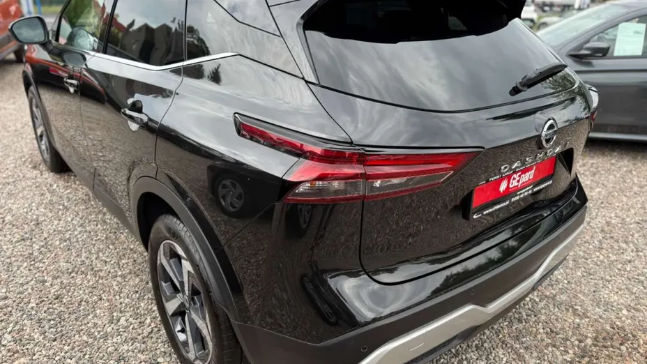NISSAN Qashqai -