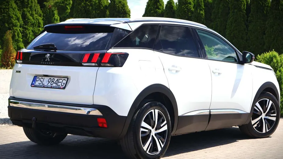PEUGEOT 3008 -