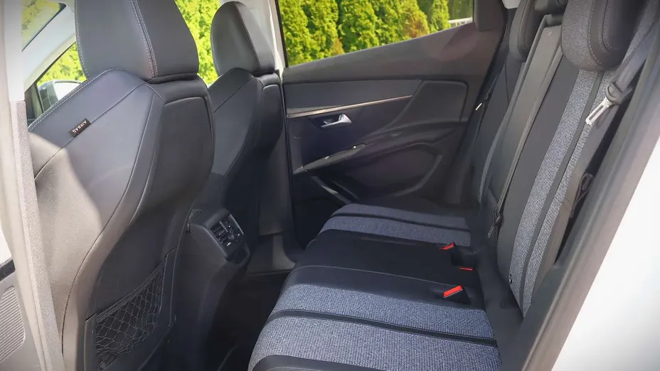 PEUGEOT 3008 -