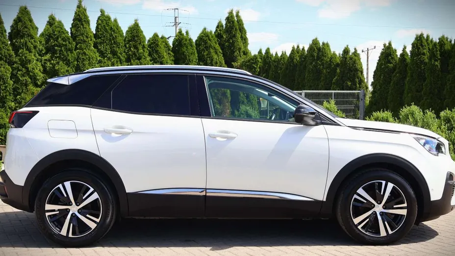 PEUGEOT 3008 -