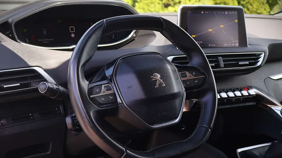PEUGEOT 3008 -