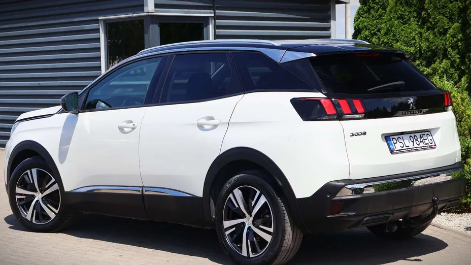 PEUGEOT 3008 -
