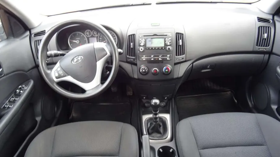 HYUNDAI i30 -