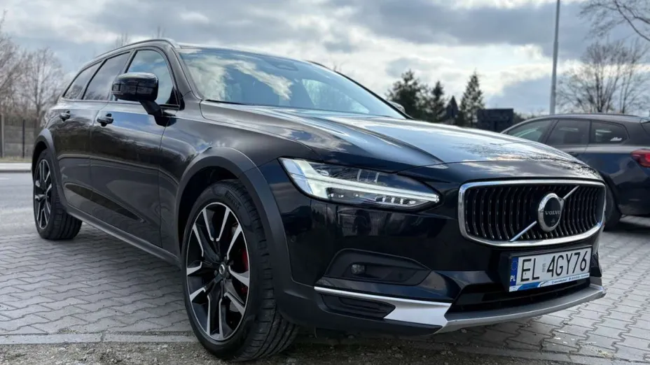 VOLVO V90 -