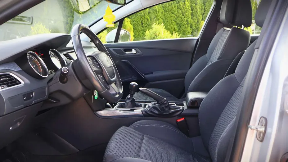PEUGEOT 508 -
