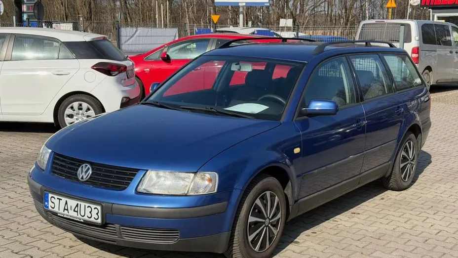 VOLKSWAGEN Passat -