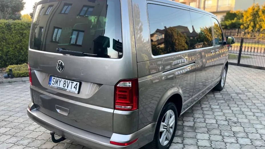 VOLKSWAGEN Multivan -
