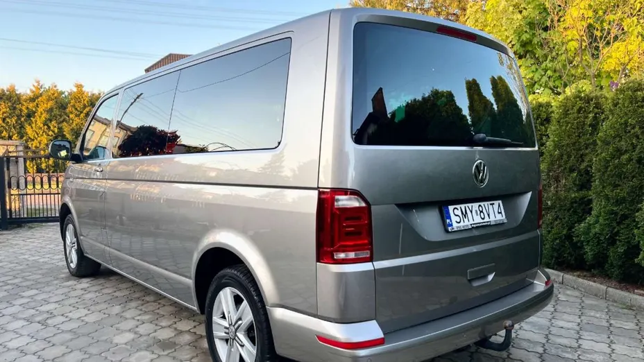 VOLKSWAGEN Multivan -