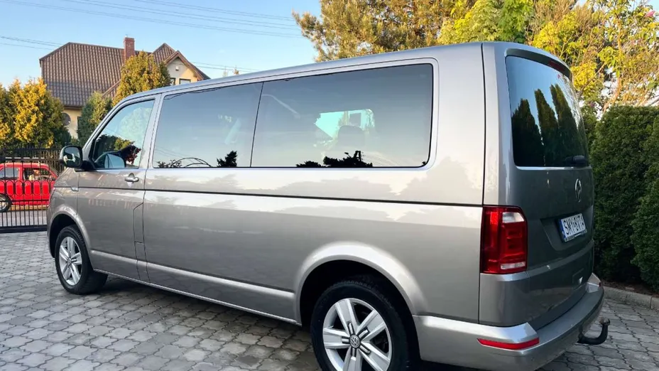 VOLKSWAGEN Multivan -