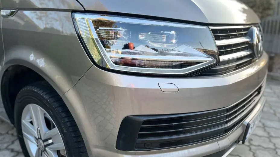 VOLKSWAGEN Multivan -