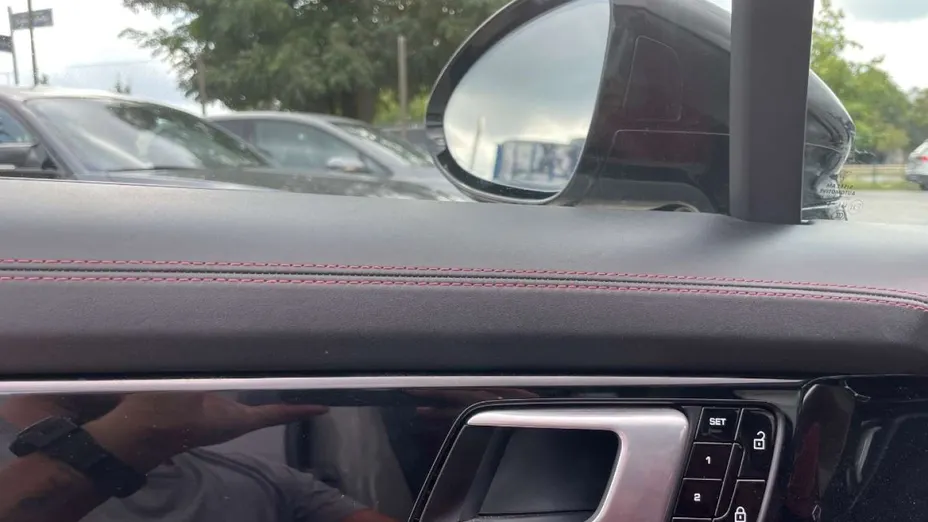 PORSCHE Panamera -