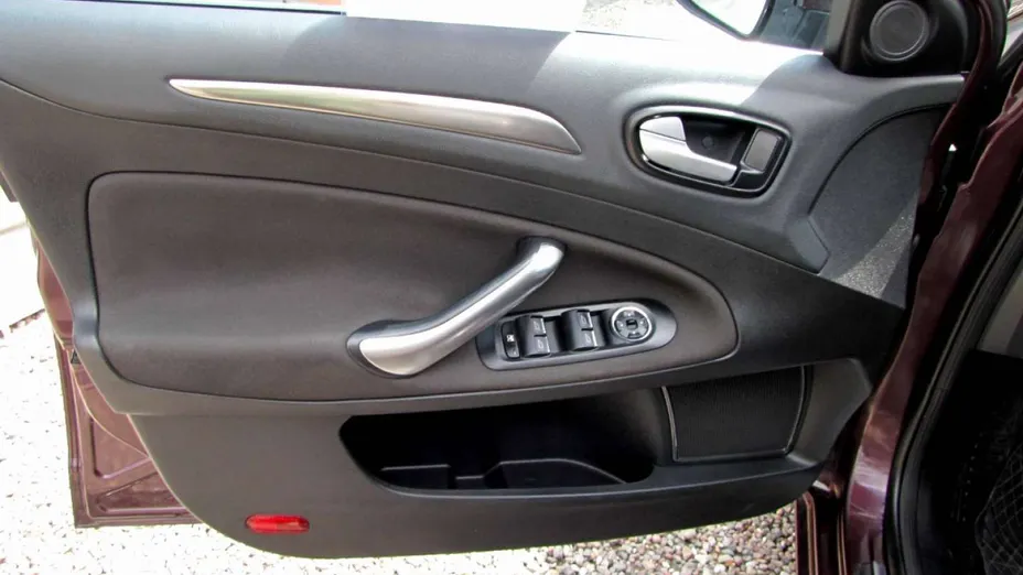 FORD Mondeo -