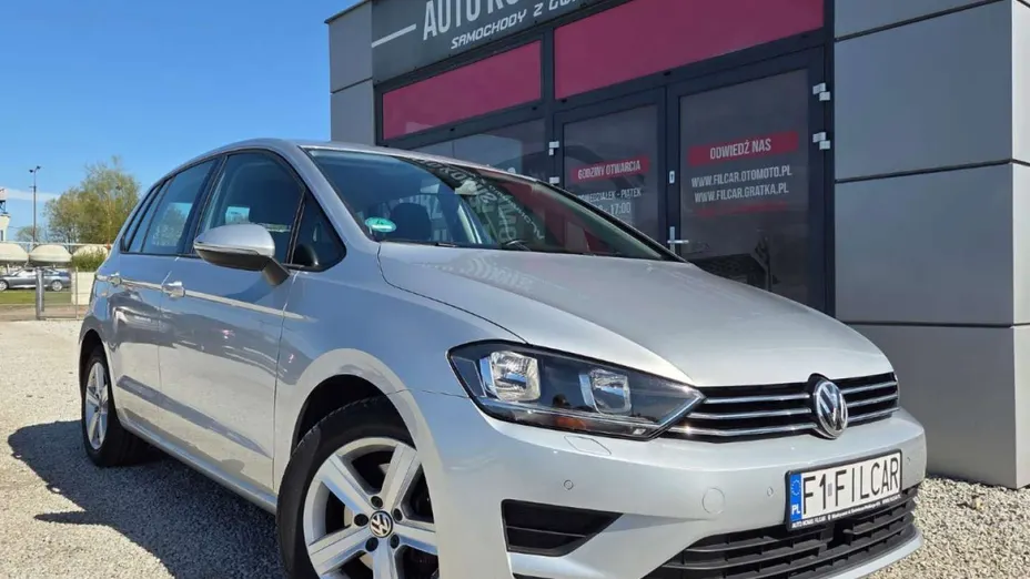 VOLKSWAGEN Golf Sportsvan -