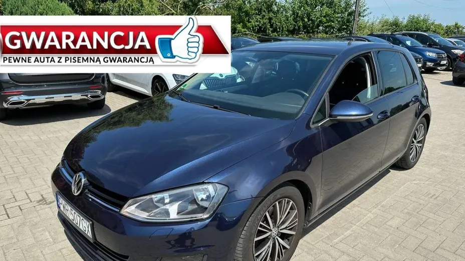 VOLKSWAGEN Golf -