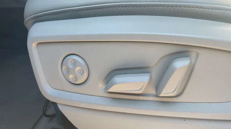 AUDI Q5 -