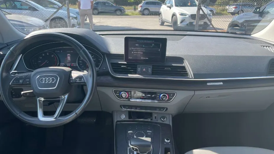 AUDI Q5 -